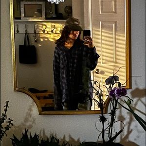 Meet your Posher, Lora